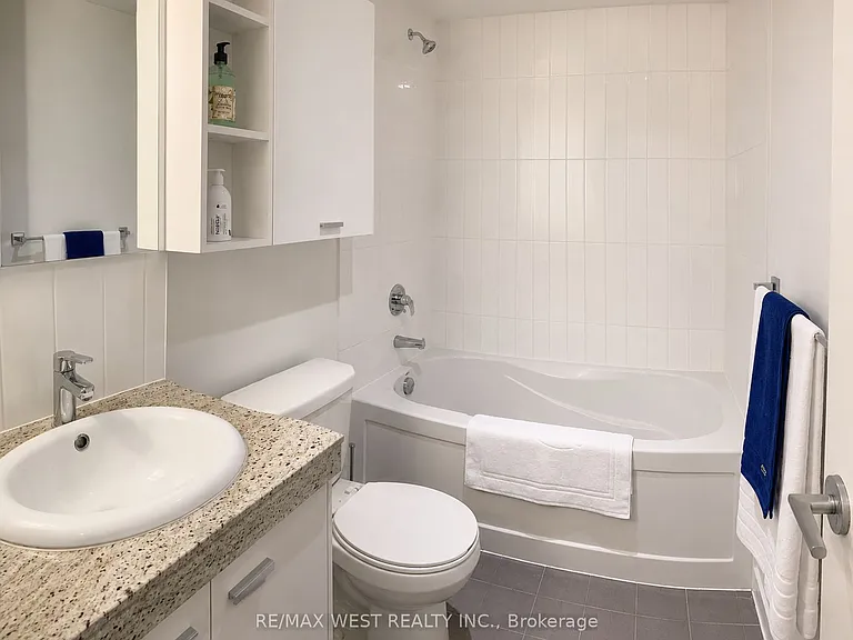 33 Singer Ct #1208 — Photo 10