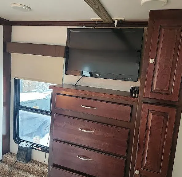 16414 W Laurel Dr — Photo 2