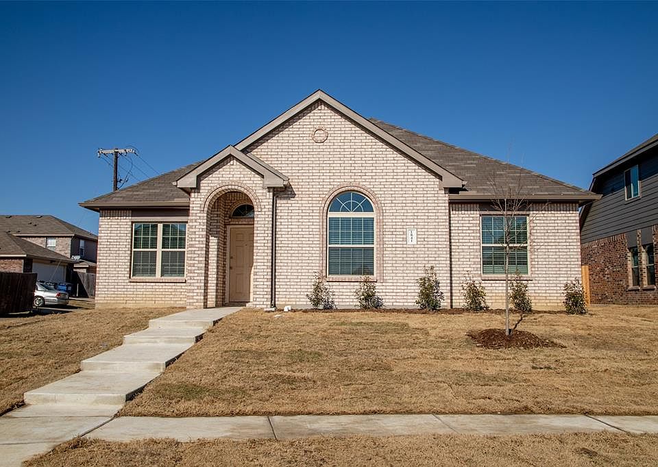 1st image of 1841 Cross Oaks Dr