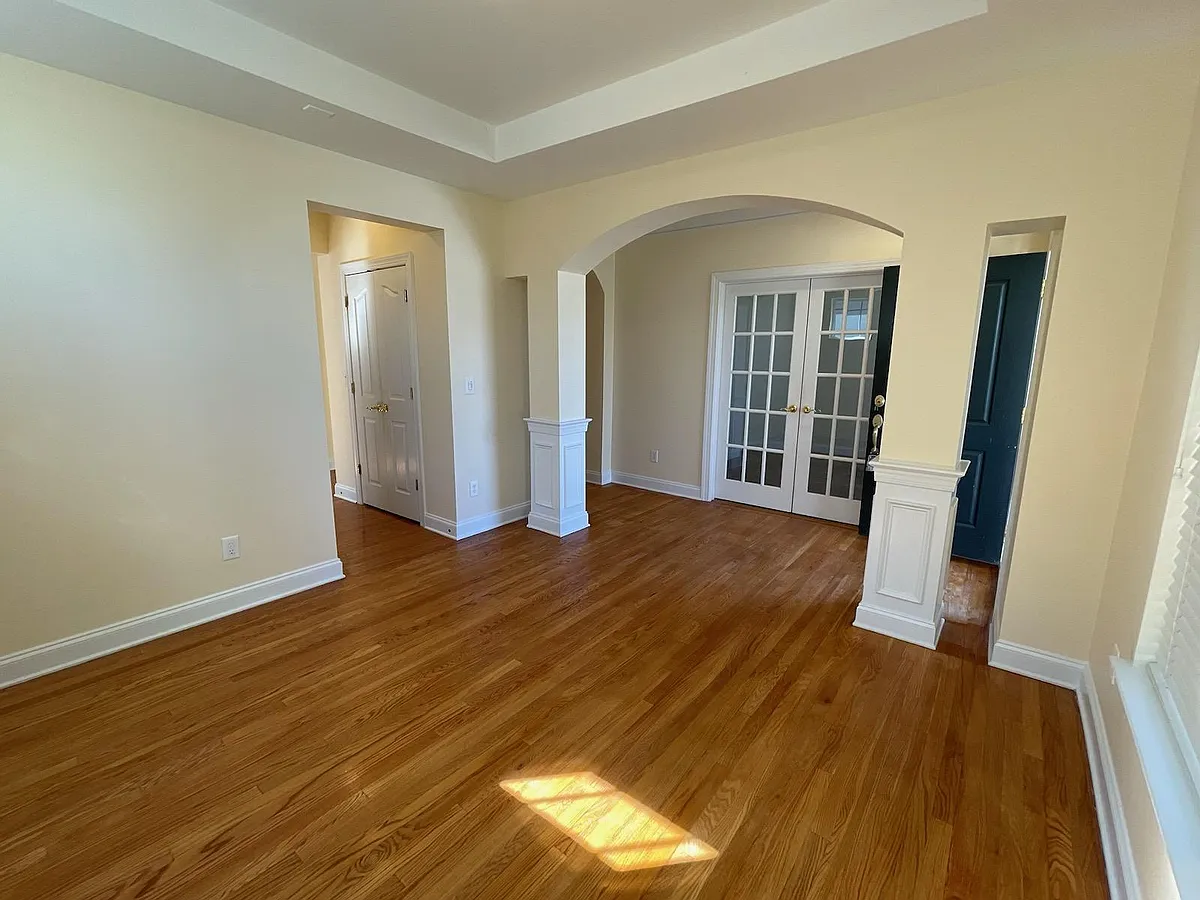 Building Photo - 15743 Seafield Ln