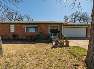 7124 Meadowbrook Dr, Fort Worth, TX 76112