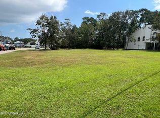 213 Hackberry Dr, Pass Christian, MS 39571