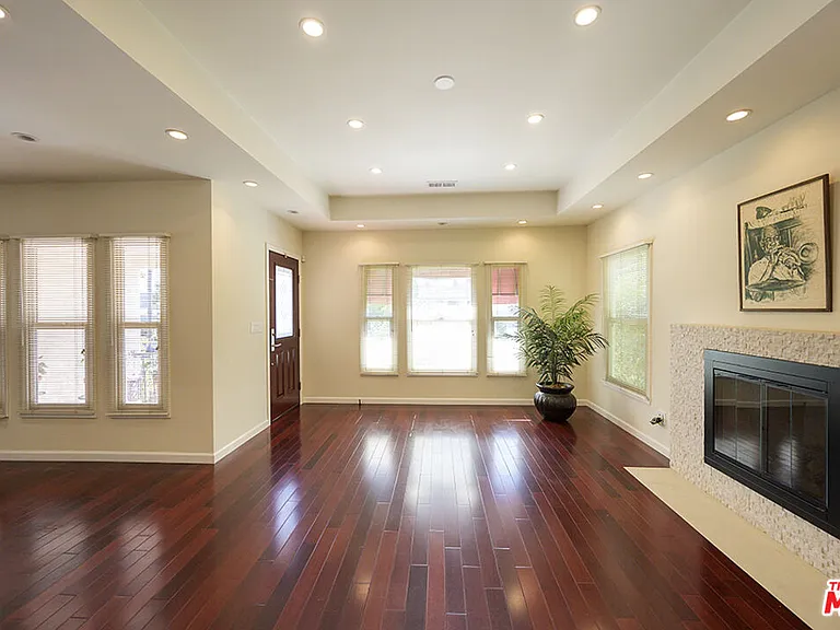 1519 Glenwood Rd — Photo 3