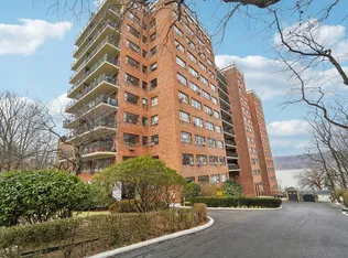 2727 Palisade Avenue 4H image 1 of 25