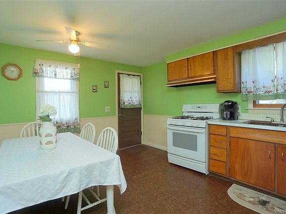 4th image of 70 Smith Dr