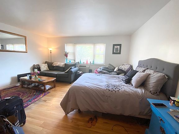 5th image of 3161 N Cambridge Ave APT 512