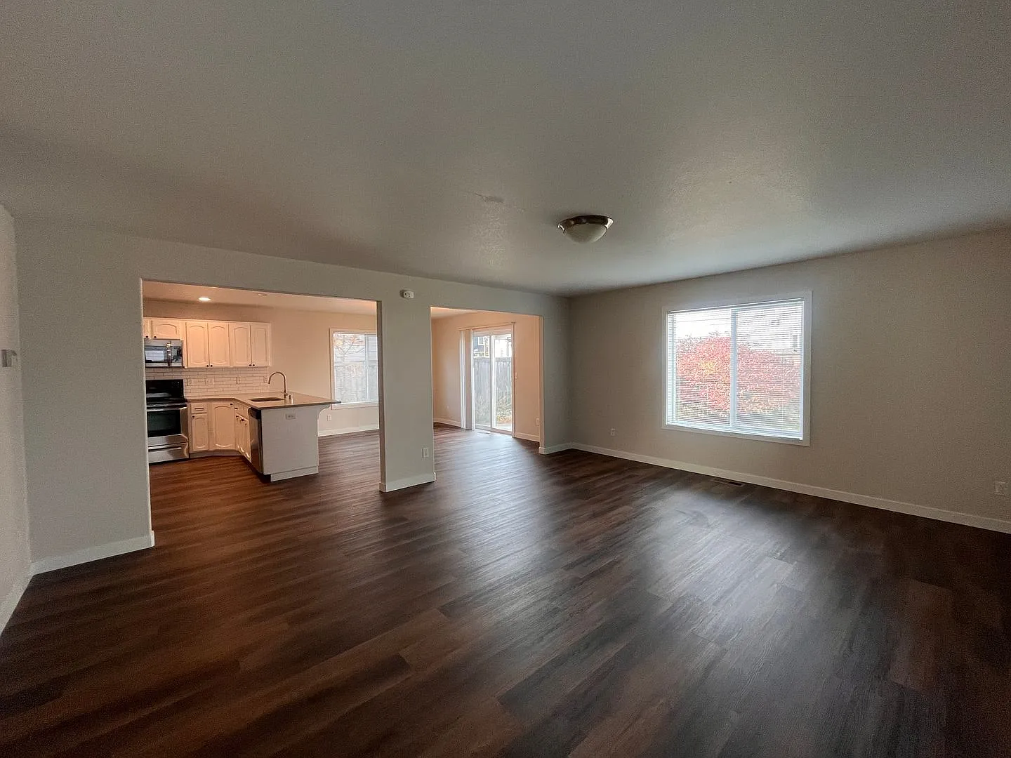 4-Bedroom Vancouver Home with Fenced Yard & Attached Garage! — Photo 3