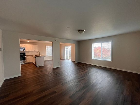 3rd image of 4008 NE 166th Ave