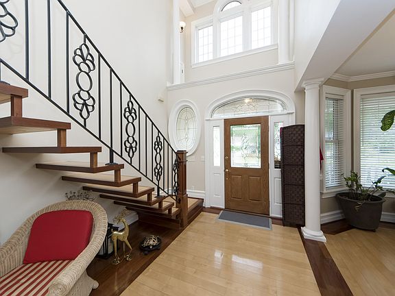2nd image of 8605 Woodland Walk