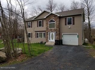 3100 Briarwood Dr, Tobyhanna, PA 18466