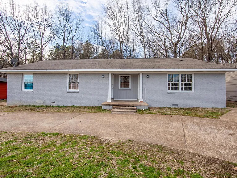 69 Carolane Dr #R — Photo 1