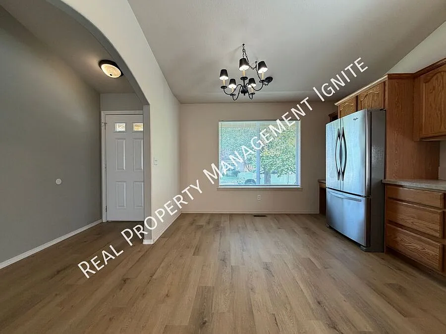 Centrally Located Single Level Home — Photo 4