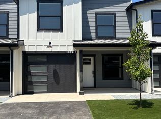 1009 SE M St, Grants Pass, OR 97526