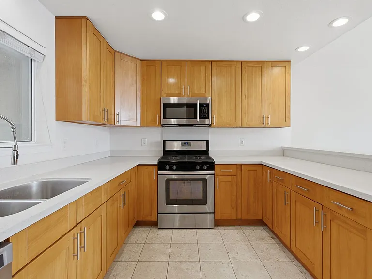 67 Wellington Ave — Photo 5