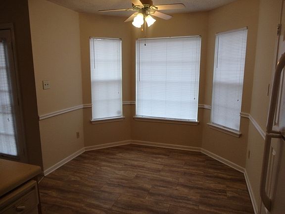 5th image of 8517 Highland Glen Cir S