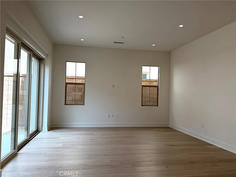 208 Maricopa — Photo 9