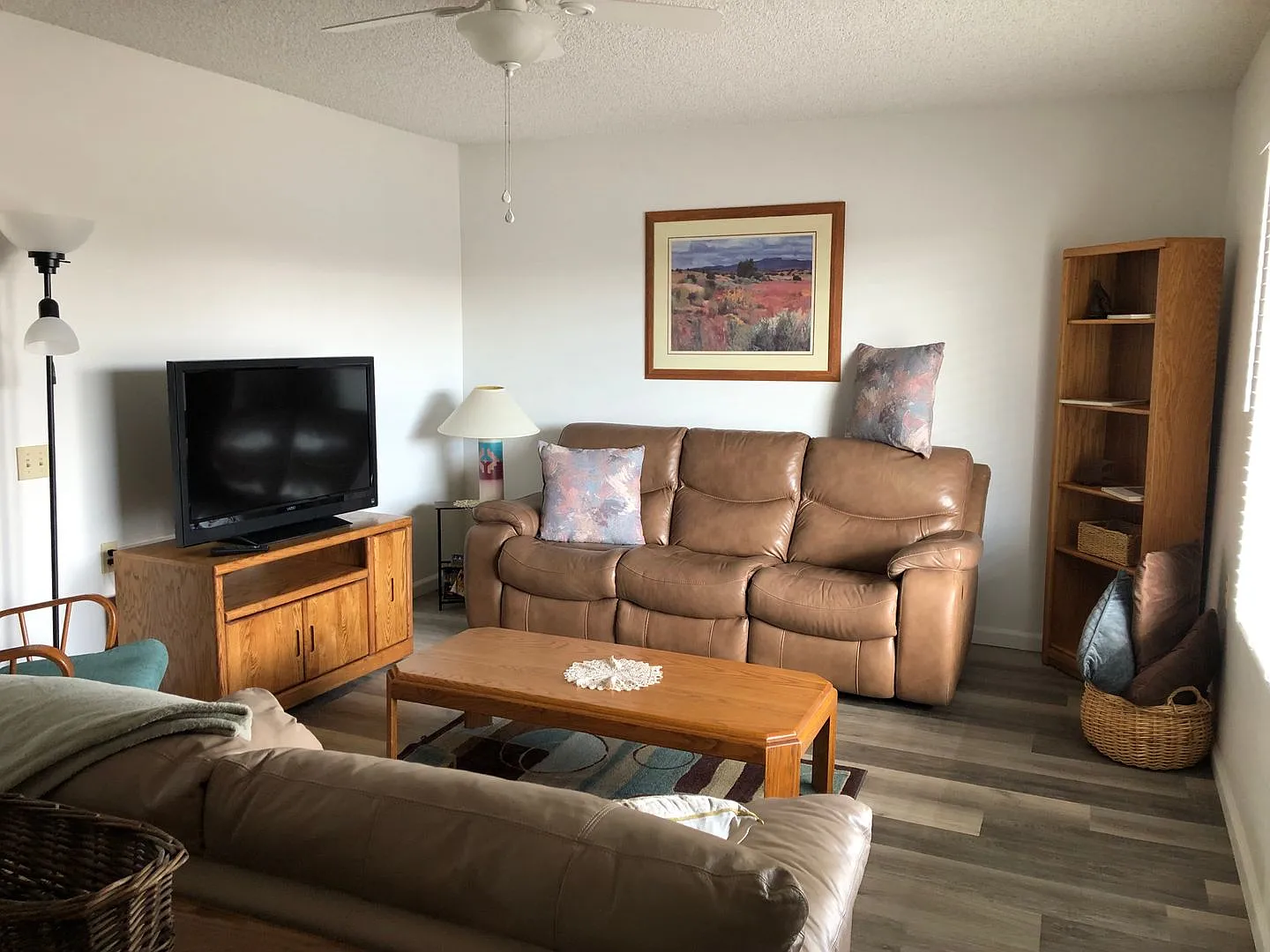 Check Out This Cozy Long Term Unfurnished Freshly Painted Gem! In Leisure World A 45+ Active Adul... — Photo 1