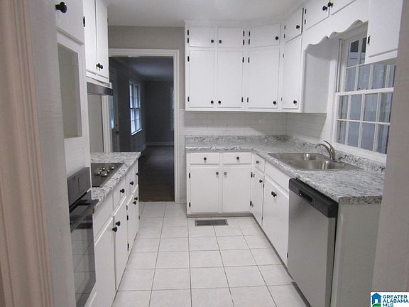 3rd image of 101 14th Ave NW