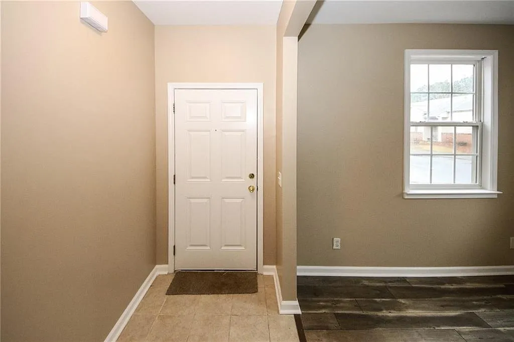 3 bed, 2.5 bath, 1554 sqft, $1,850 — Photo 3