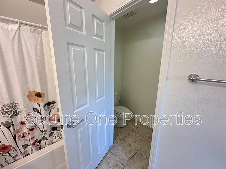 208 Riverdale Ct #715 — Photo 19