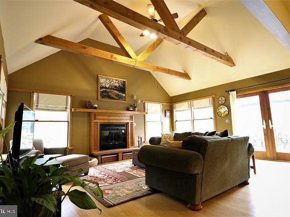 4th image of 233 Quail Ln N