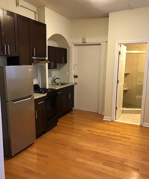 1126 Spruce St #5 — Photo 2