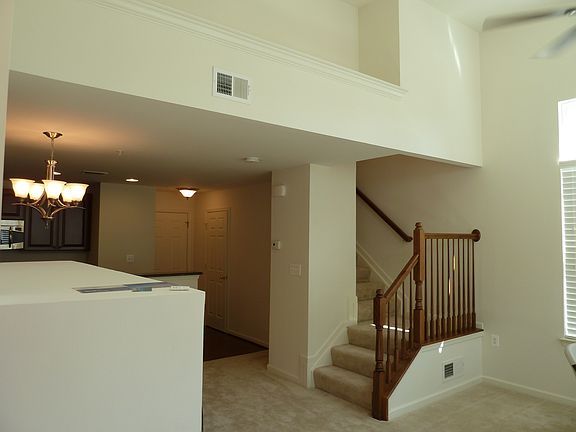 3rd image of 6078A Wicker Ln