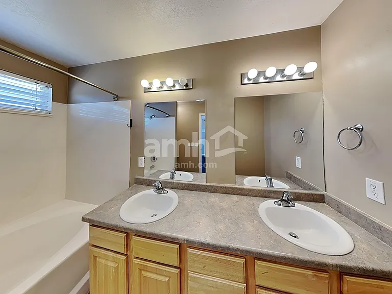 8553 S 6430 W — Photo 11