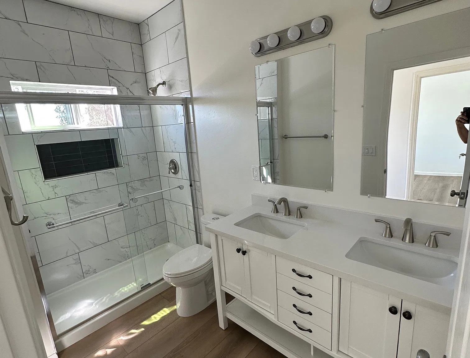 4 bed, 1200 sqft, $5,750 — Photo 4