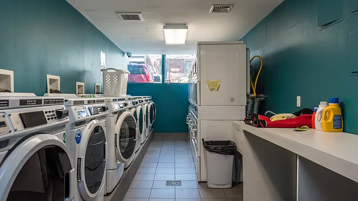 Rented by Nooklyn NYC LLC | media 106