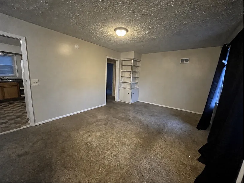 5350 North 44th Avenue - 1 — Photo 2