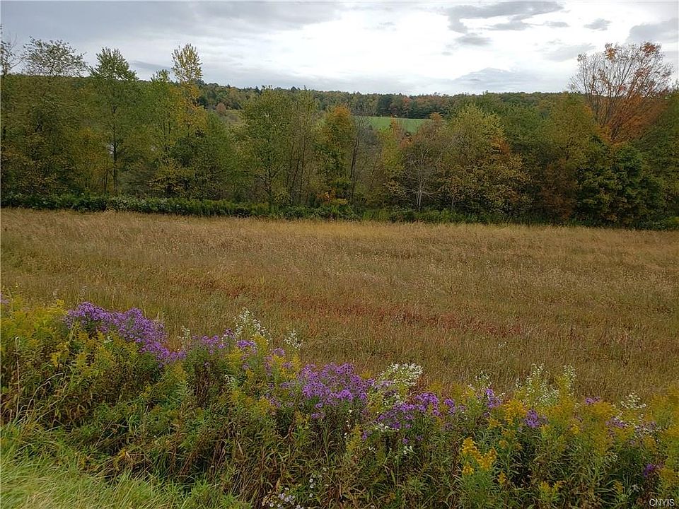 2nd image of 624 Hunts Corners Rd