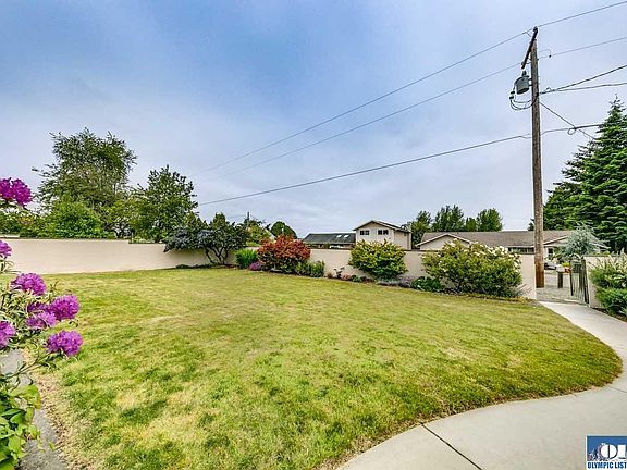 2nd image of 2324 E 6th Ave