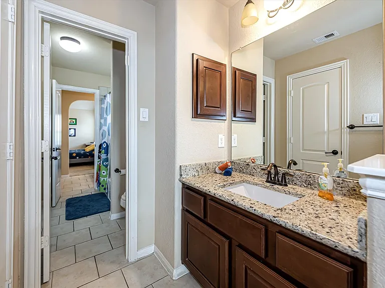 6 Camplight Ct — Photo 36