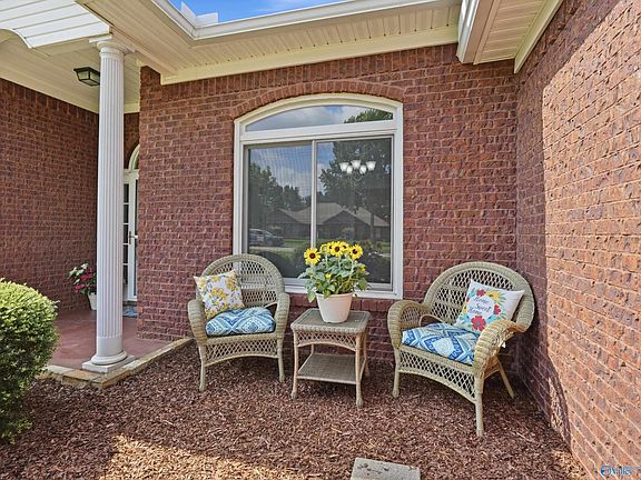 5th image of 110 Southridge Dr