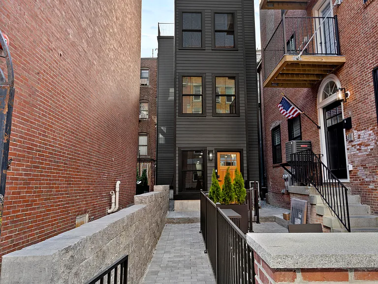188 Salem St #1 — Photo 2