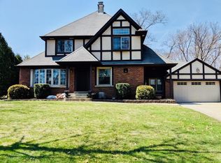 3585 Fiebrantz Dr, Brookfield, WI 53005