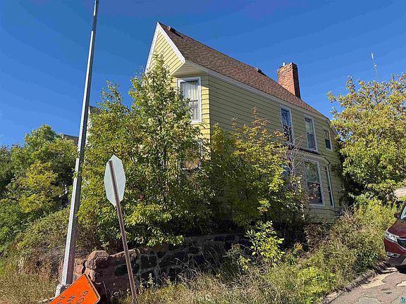 2nd image of 301 W 4th Street