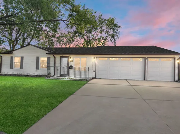 256 Corrington Ct, Streamwood, IL 60107