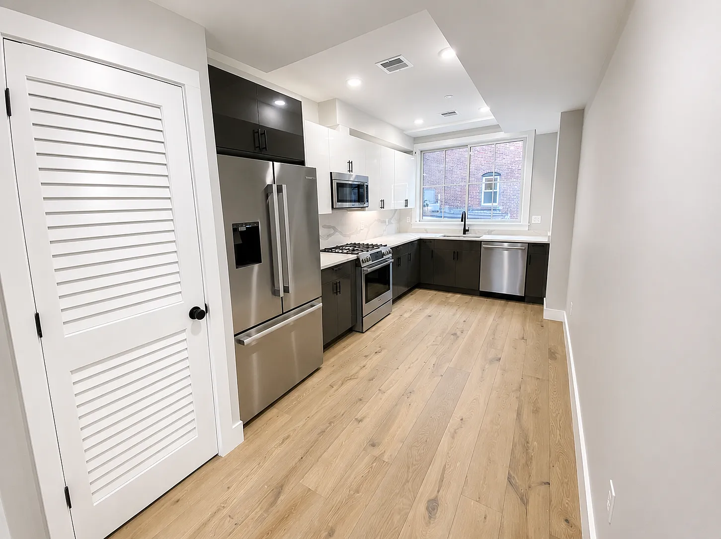 2 bed, $4,000 — Photo 4