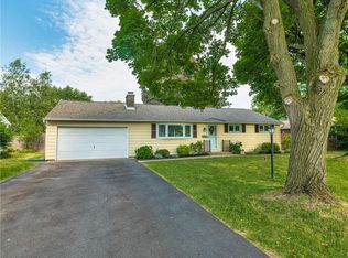 2 Bevell Ln, North Syracuse, NY 13212