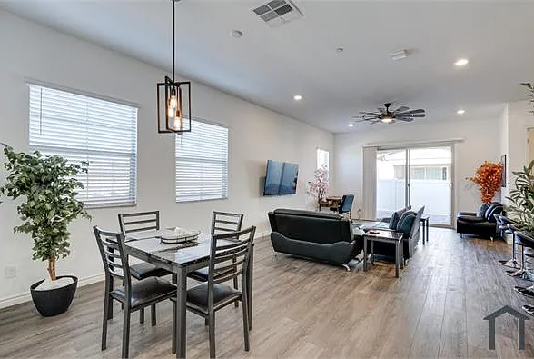 209 Coltrane Canyon Ave — Photo 12