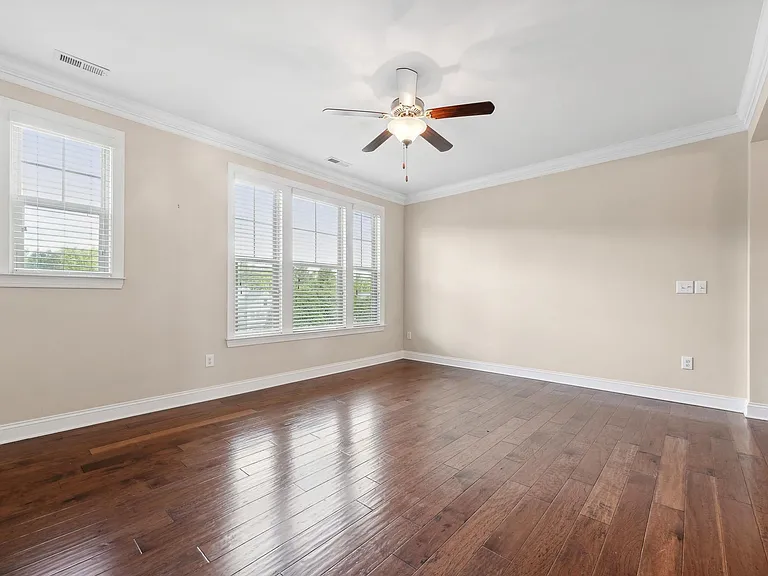 1359 Town Home Dr — Photo 8
