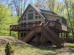 363 Ridge Rd, Pocono Lake, PA 18347