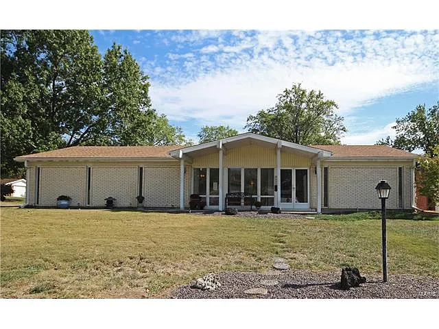 4800 Danebury Dr photo 1