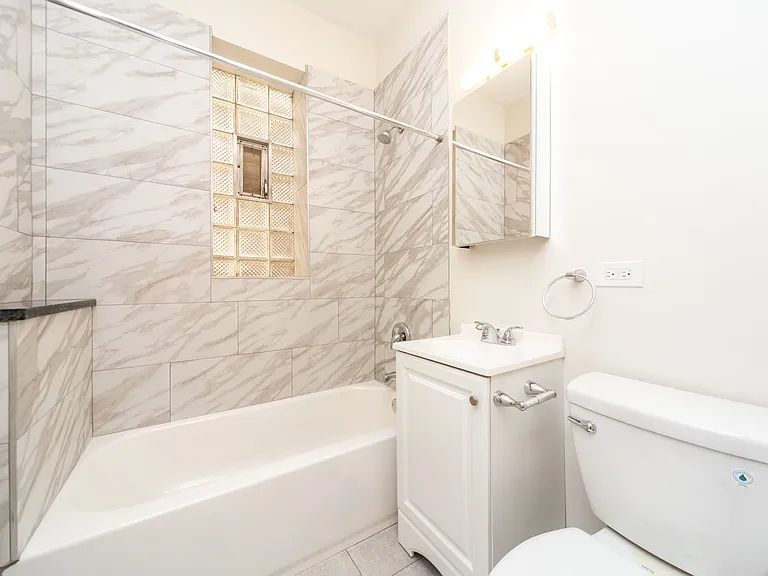 1204 Lexington — Photo 27