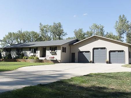 2nd image of 2338 Mills Ave