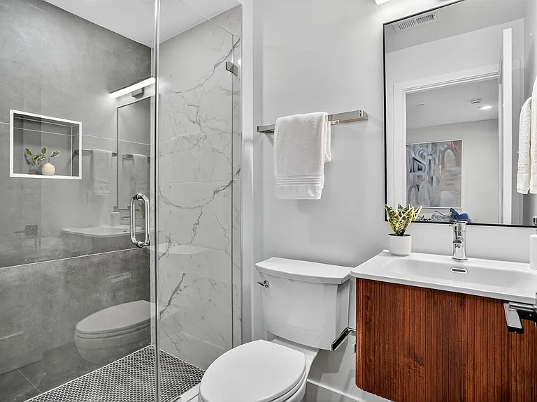 2440 Ontario Rd NW #2 — Photo 5