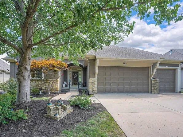 8817 W 160th St, Overland Park, KS 66085