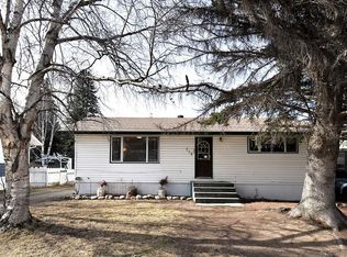 119 S Lodgepole Dr, Hinton, AB T7V1E4